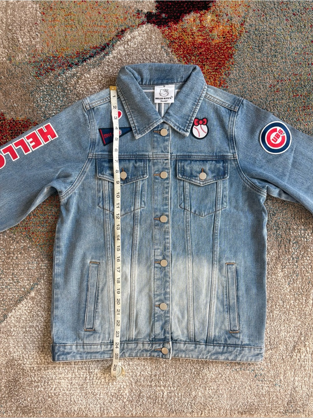2026 MLB Hello Kitty x Cubs Denim Jacket (Med) + Hello Kitty Plushie - Picture 7 of 7